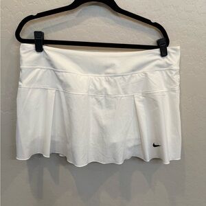 Nike dry fit white skort